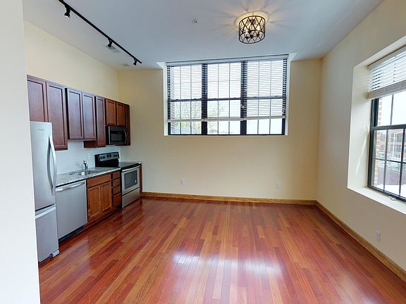 4th image of 47 Pleasant St #202