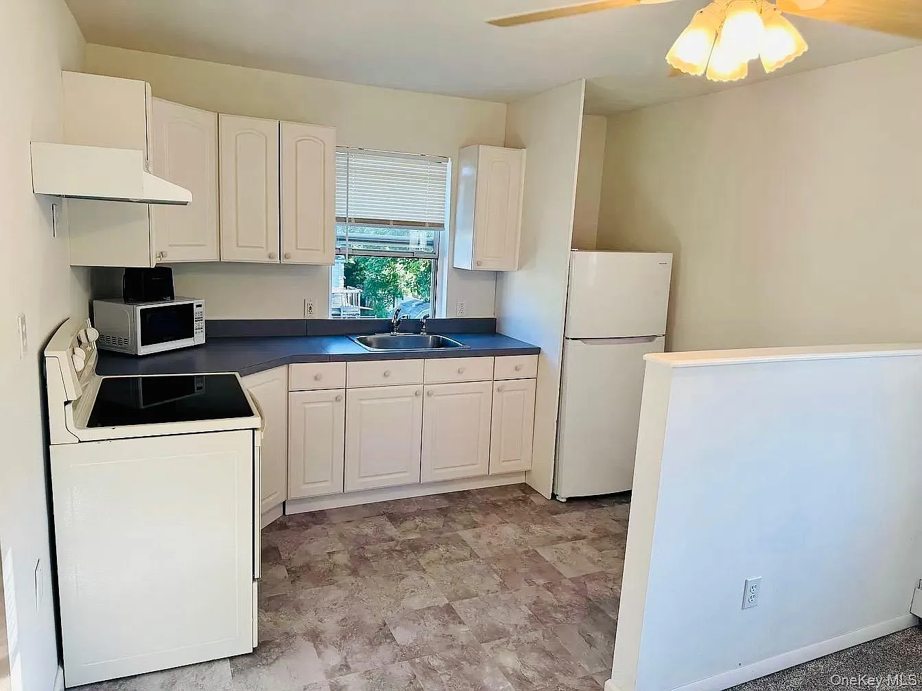 1 bed, 1.0 bath, 1376 sqft, $2,100 — Photo 3
