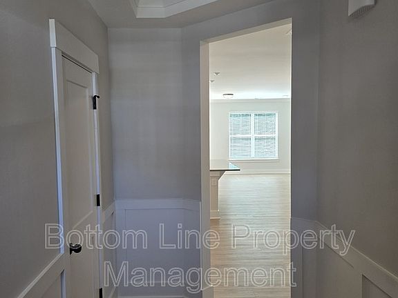 3rd image of 111 Viburnum Rd