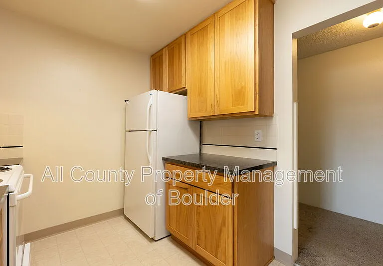 600 Manhattan Dr #5B — Photo 3