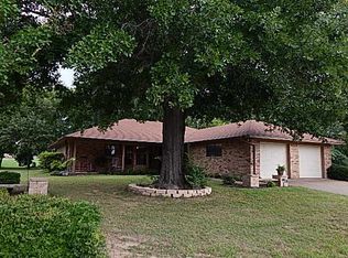 74 Shoreline Dr, Malakoff, TX 75148