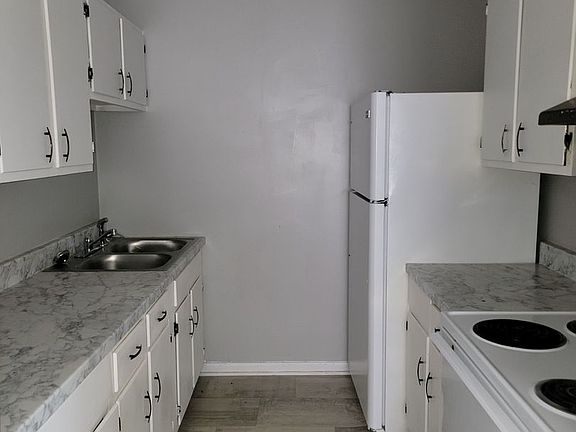 3rd image of 1306 Marshall St #1739