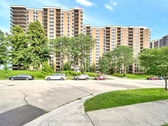 2nd image of 500 Green Rd #701