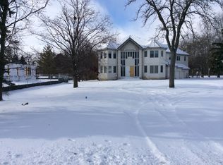 1362 Lee Rd, Northbrook, IL 60062