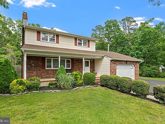 3rd image of 203 E Oakbourne Ave