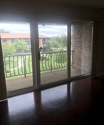 3rd image of 8838 W 140th St #3A