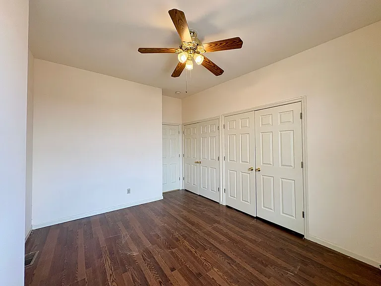 2406 S. 10th — Photo 38