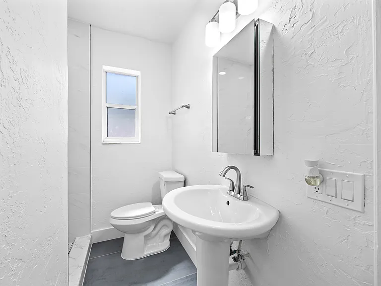 412 SE 16th St #6A — Photo 9