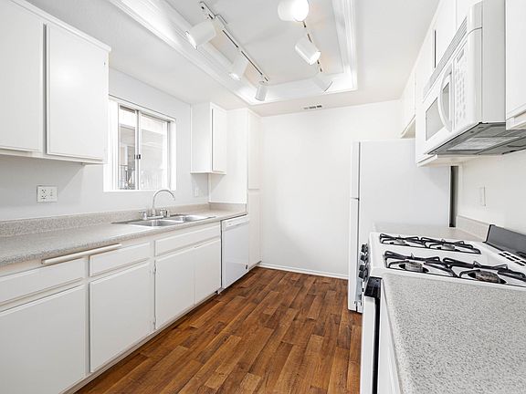 5th image of 28550 Pujol St #15