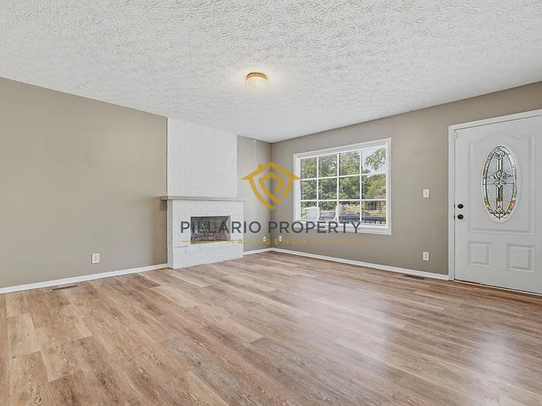 8315 Roy Rd — Photo 9