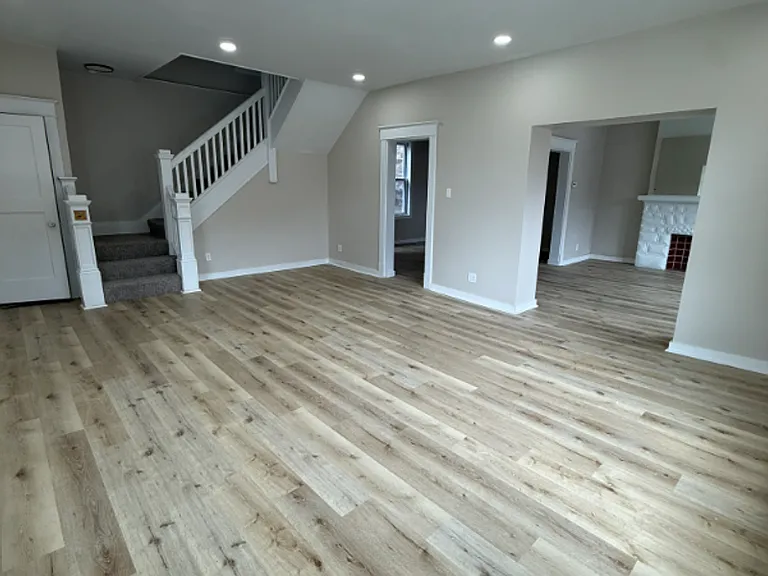 1100 Kenneth Ave — Photo 3