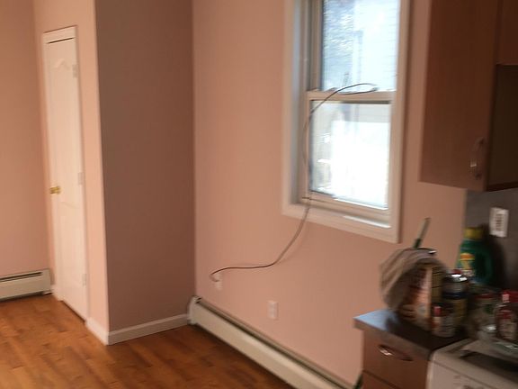 2nd image of 77 Wadsworth Ave