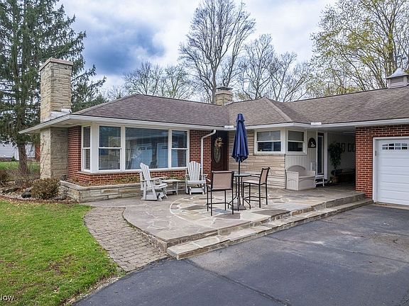2nd image of 38 Meadowcrest Dr