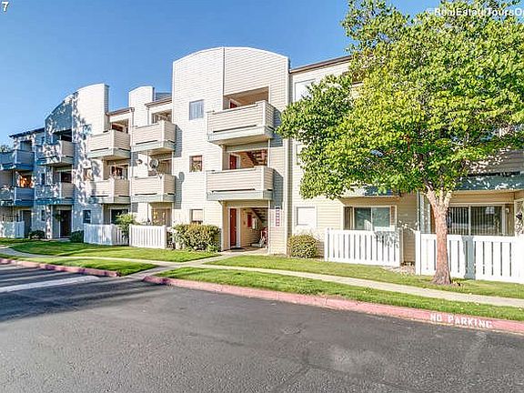 2nd image of 6046 SE Drake St APT 222