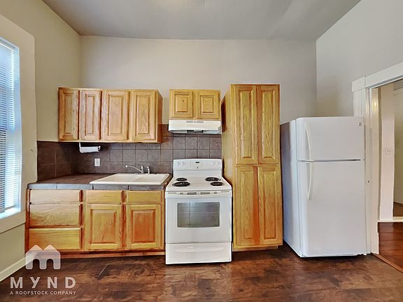3rd image of 1009 E Drexel Ave
