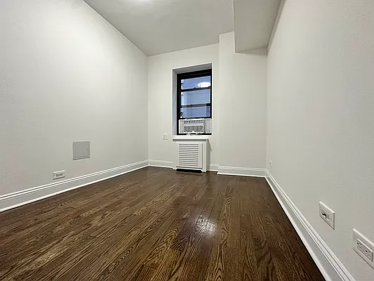 Rented by Manhattan Realty Group | media 5