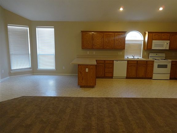 3rd image of 10501 Ashmore Dr