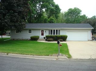 920 Daniel St, Sun Prairie, WI 53590