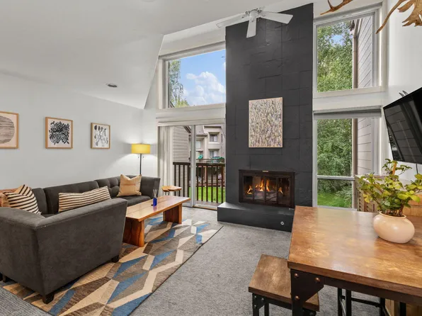 2405 Indian Springs Condo Dr, Sun Valley, ID 83353