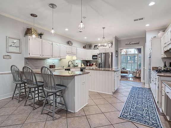 5th image of 9789 Woodland View Ln