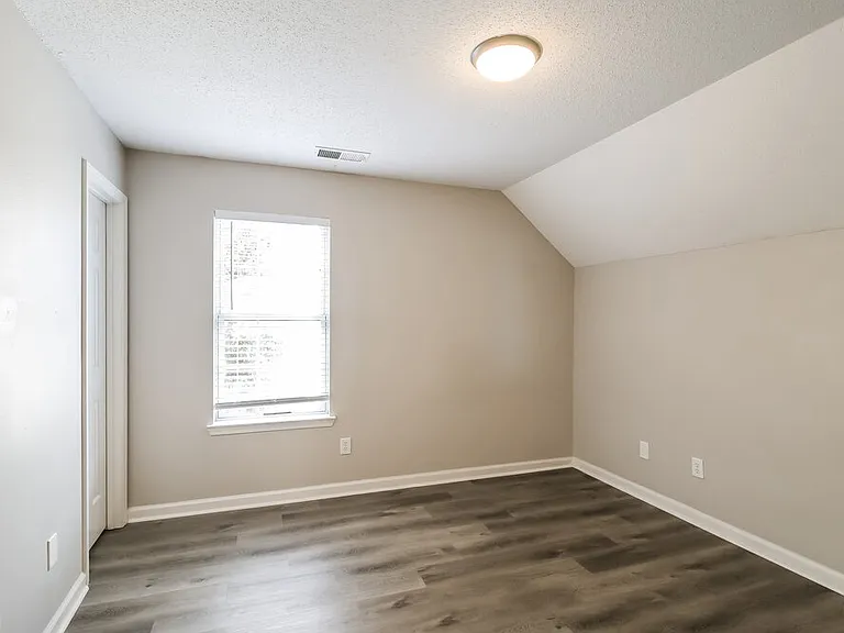 7601 Hilltop Way — Photo 13