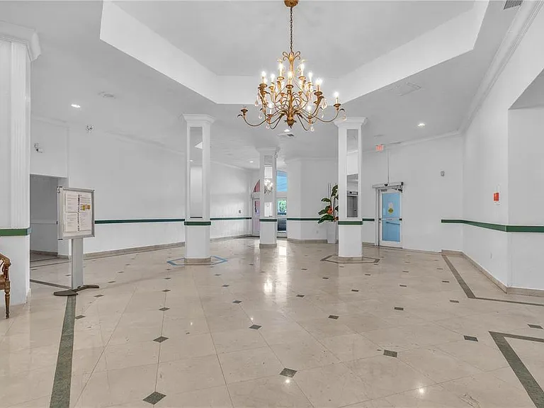 1301 Miami Gardens Dr #514W — Photo 16