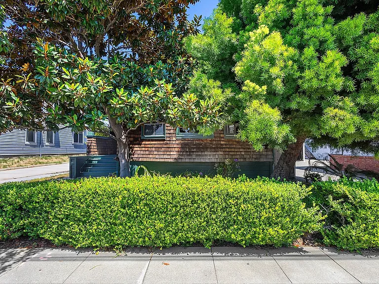 1733 Lincoln Ave — Photo 3