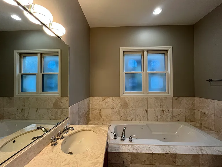 540 W Oakdale Ave #2W — Photo 12
