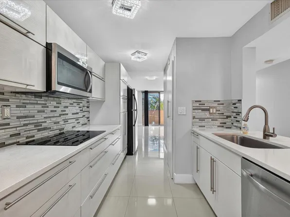 7451 NW 16th Street #407, Plantation, FL 33313