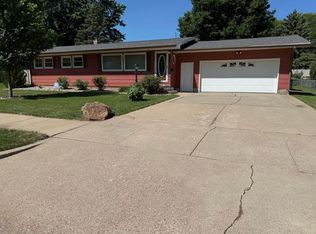 5333 W Pritchard Dr, Sioux Falls, SD 57106
