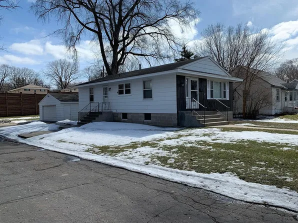 4687 3rd St NE, Fridley, MN 55421