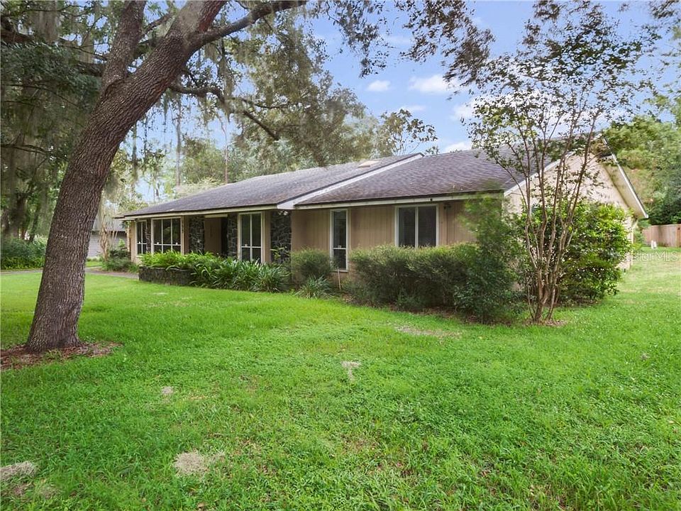 1st image of 155 Wisteria Dr