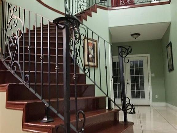 3rd image of 6805 Leyva St