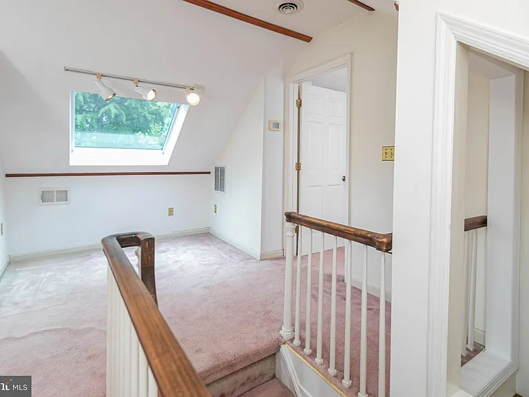 254 Jefferson Rd — Photo 30
