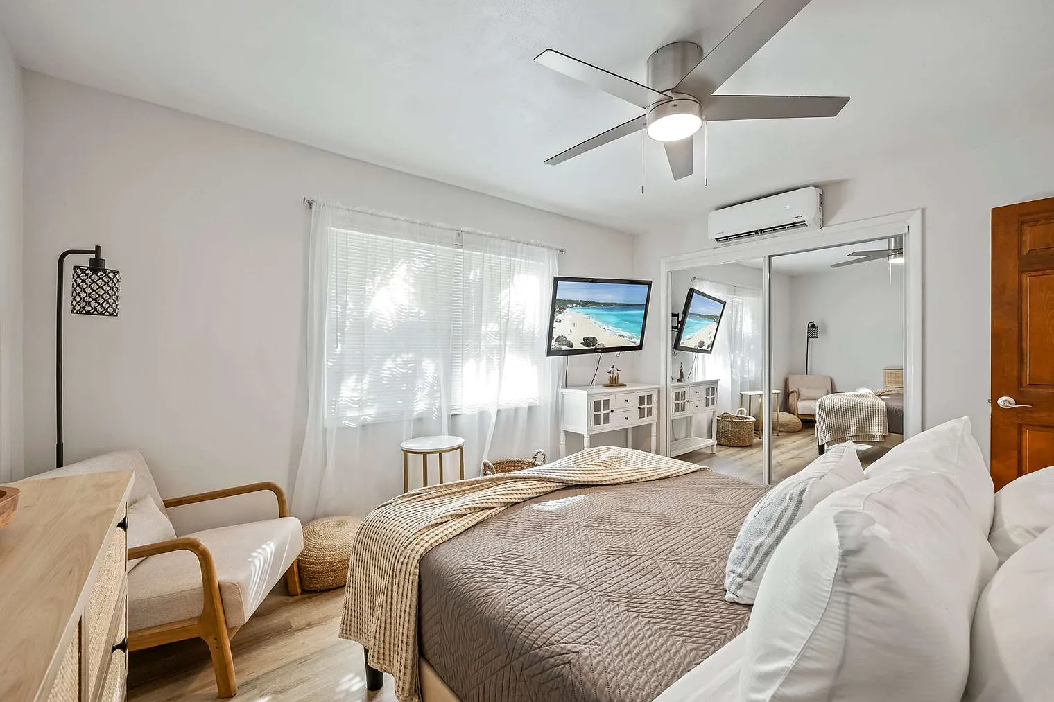 2 bed, 1.0 bath, $2,795 — Photo 4