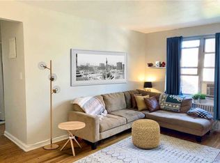 192-09 37th Ave #202, Flushing, NY 11358