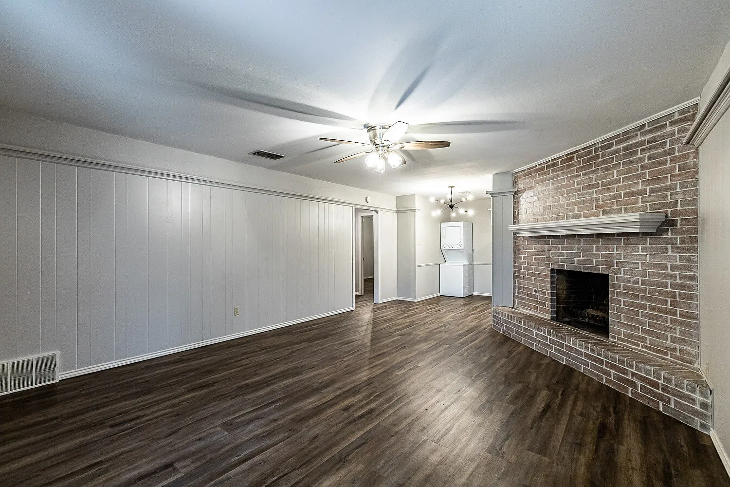 2 bed, 1.0 bath, 1221 sqft, $1,100 — Photo 4