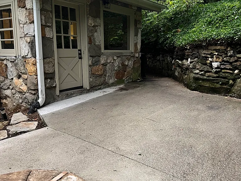 113 Hemphill Rd — Photo 6