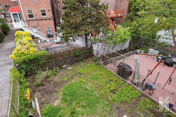 Rented by Compass | media 19