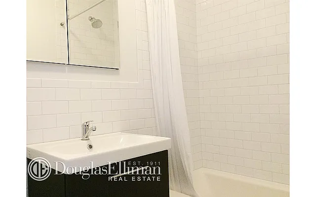 Rented by Douglas Elliman | media 23