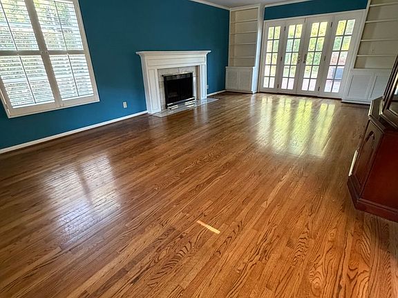 3rd image of 36 Augusta Ln