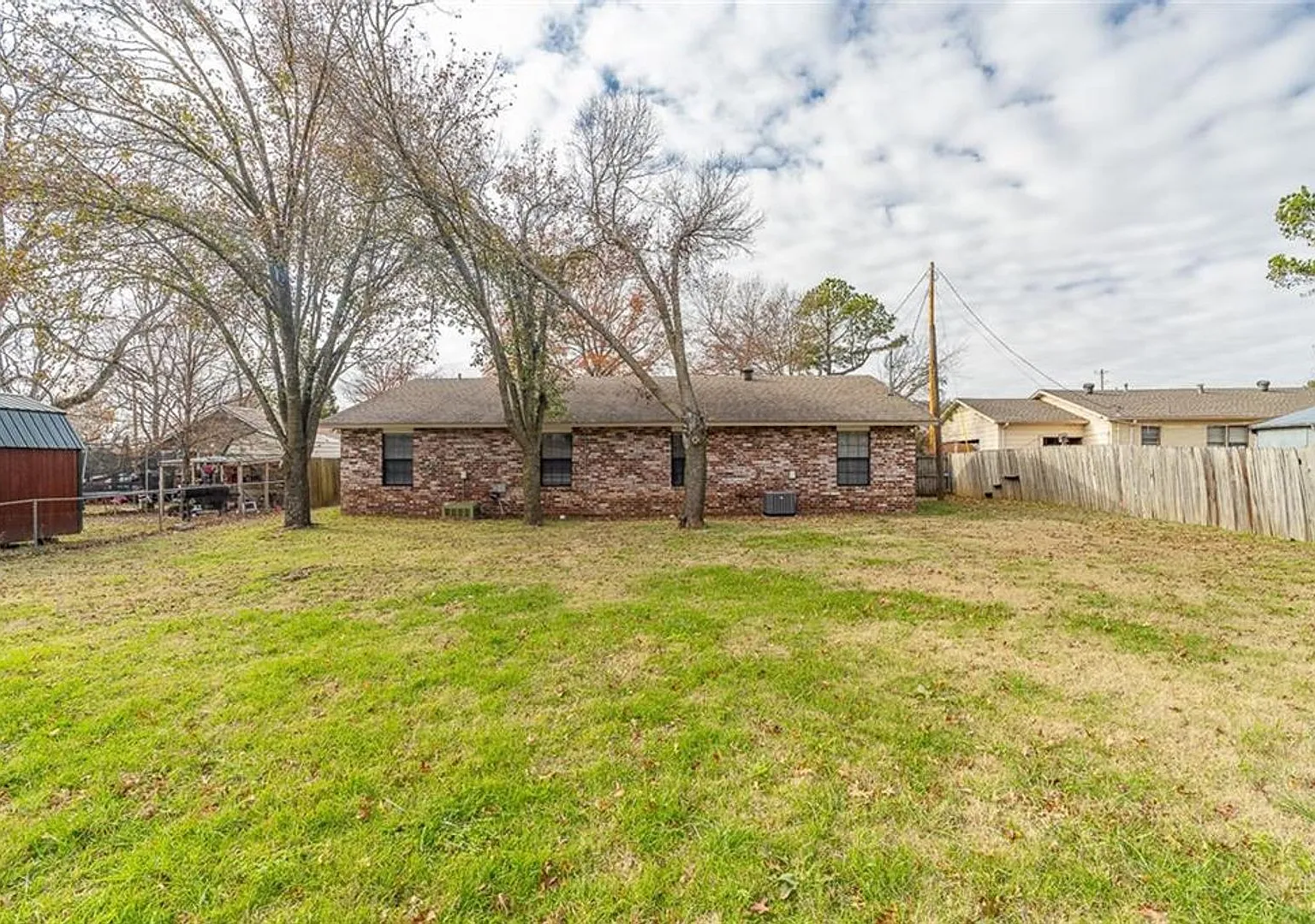 2 bedroom 2 bath duplex, 1 car garage — Photo 3