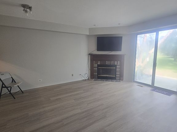 3rd image of 172 Golfview Dr
