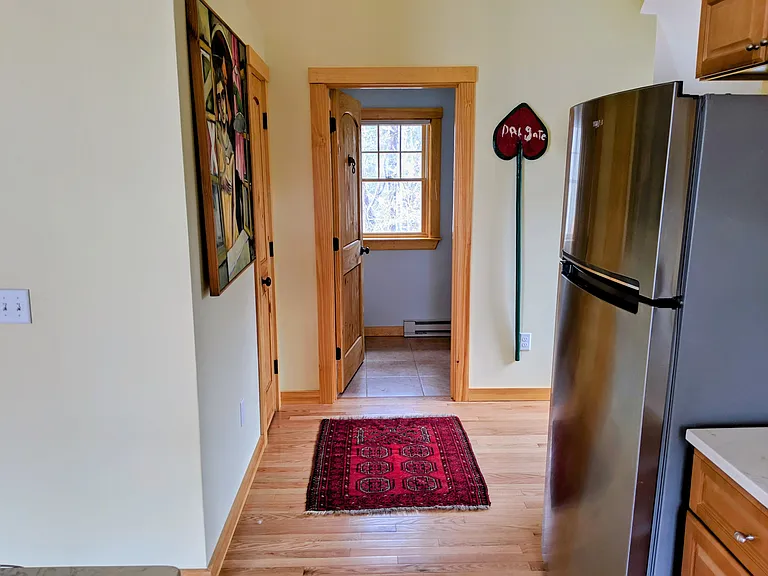 157 W Spring St — Photo 6