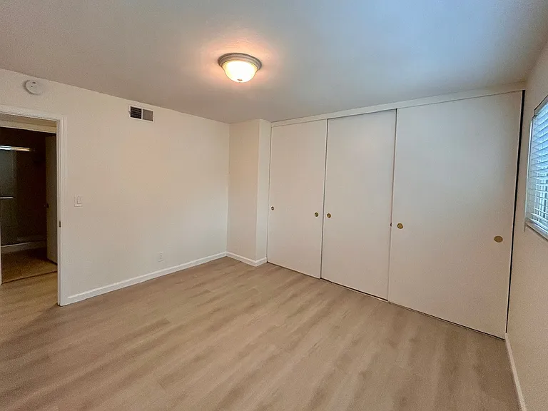 3543-3559 Wildwood Ln #3545 — Photo 16