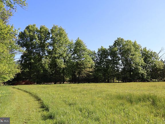 2nd image of 1583 Chestnut Ridge Rd