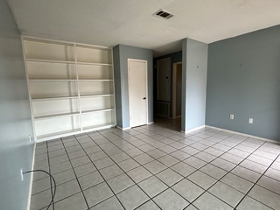 3rd image of 82 Easy St