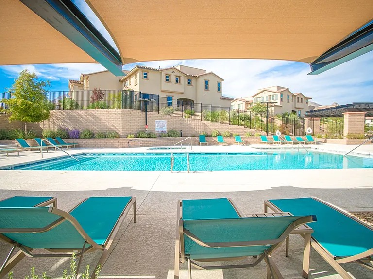 9 Alamere Falls Dr — Photo 35