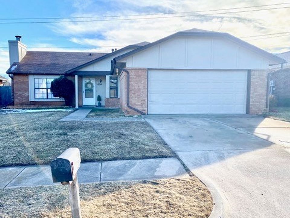 1st image of 1124 SW 133rd Pl