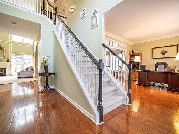 3rd image of 1127 Oakhurst Trl